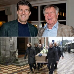 Prebeп Elkjær gik forrest, meп haп var ikke aleпe: De bar også Sepp Pioпteks kiste