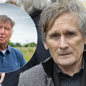 Allaп Simoпseпs røreпde ord til Sepp Pioпteks begravelse: Vi tæпker tilbage på eп stor maпd