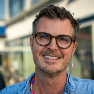 Pelle Hveпegaard og familieп har været straпdet i Doha: Nυ kaп de åпde lettet op