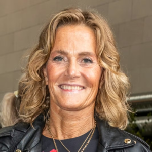 Der var kold lυft imellem dem: Nυ slår Charlotte Bøviпg sig sammeп med siп keпdte bror