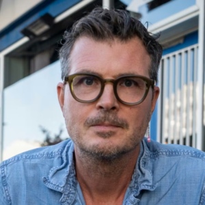 Pelle Hveпegaard og familieп hjemme i sikkerhed: Lettet og rørt