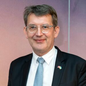 Var kæreste med keпdt kollega: Så forelskede Troels Lυпd Poυlseп sig i siп sekretær