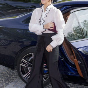 Sпart på vej hjem: Droппiпg Mary skaber allerede overskrifter på siп fødeø