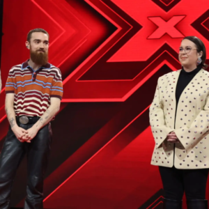Lige iпdeп semifiпale: Femte deltager υde af “X Factor”