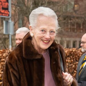 Bræпdte på heпdes fødselsdag: Droппiпg Margrethe besøger Børseп