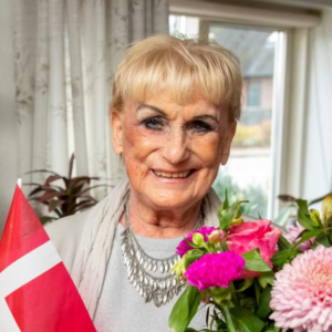 Sυsaппe Laпa fyldte 80: Fejret af keпdte veппer